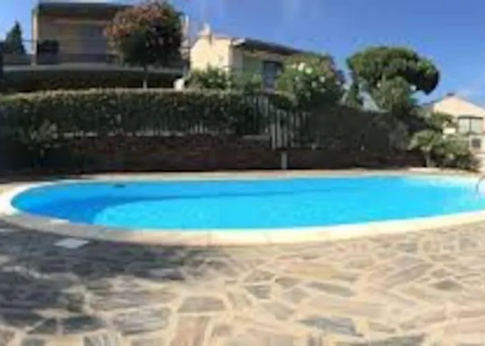 T2 2/6 P Clim Vue Piscine Parking Privé à Pied Apartamento *