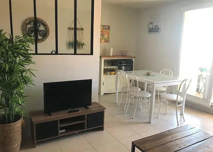 Apartamento T2 2/6 P Clim Vue Piscine Parking Privé à Pied