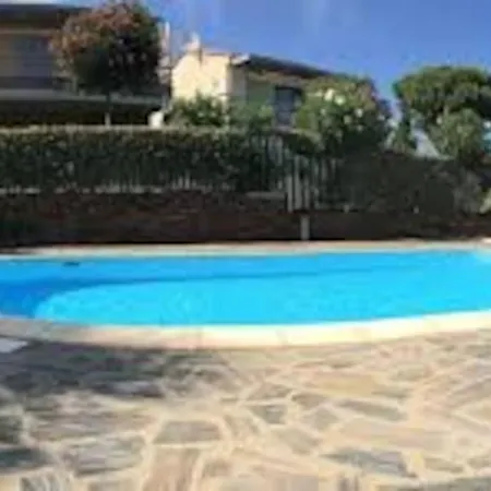 T2 2/6 P Clim Vue Piscine Parking Prive A Pied Apartmán *