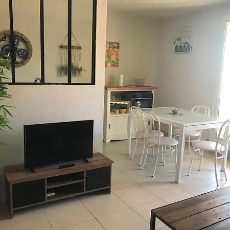 Apartment T2 2/6 P Clim Vue Piscine Parking Prive A Pied